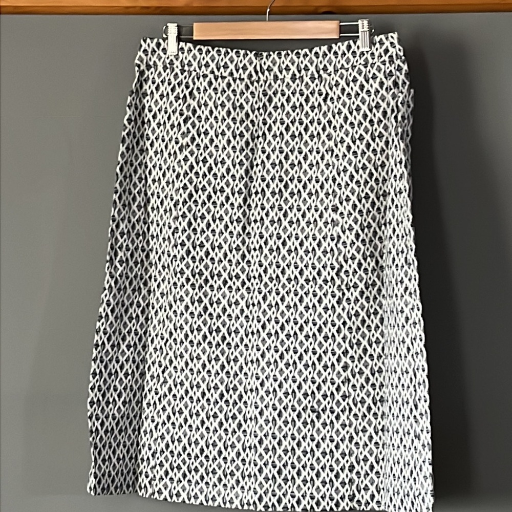 Christopher and banks, black and white skirt - Picture 3 of 8